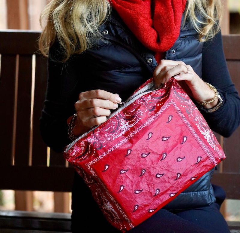 Nécessaire de viagem personalizada com estampa floral e tecido Tyvek impermeável – Grande capacidade para maquiagem e artigos de higiene pessoal.